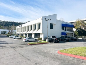 24005 Ventura Blvd, Calabasas, CA for lease Interior Photo- Image 2 of 12