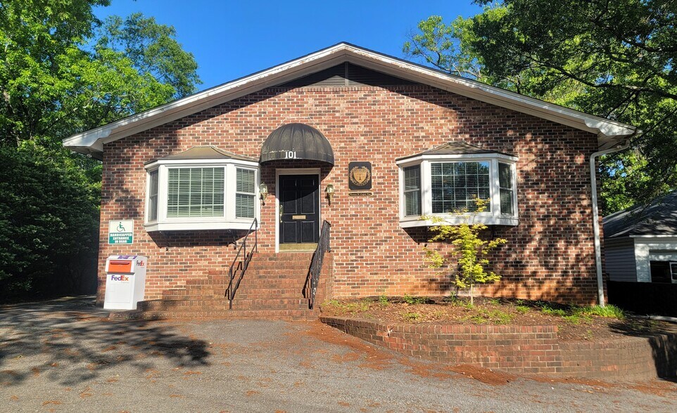 101 Chapman St, Greenville, SC à vendre - Photo du bâtiment - Image 2 de 15