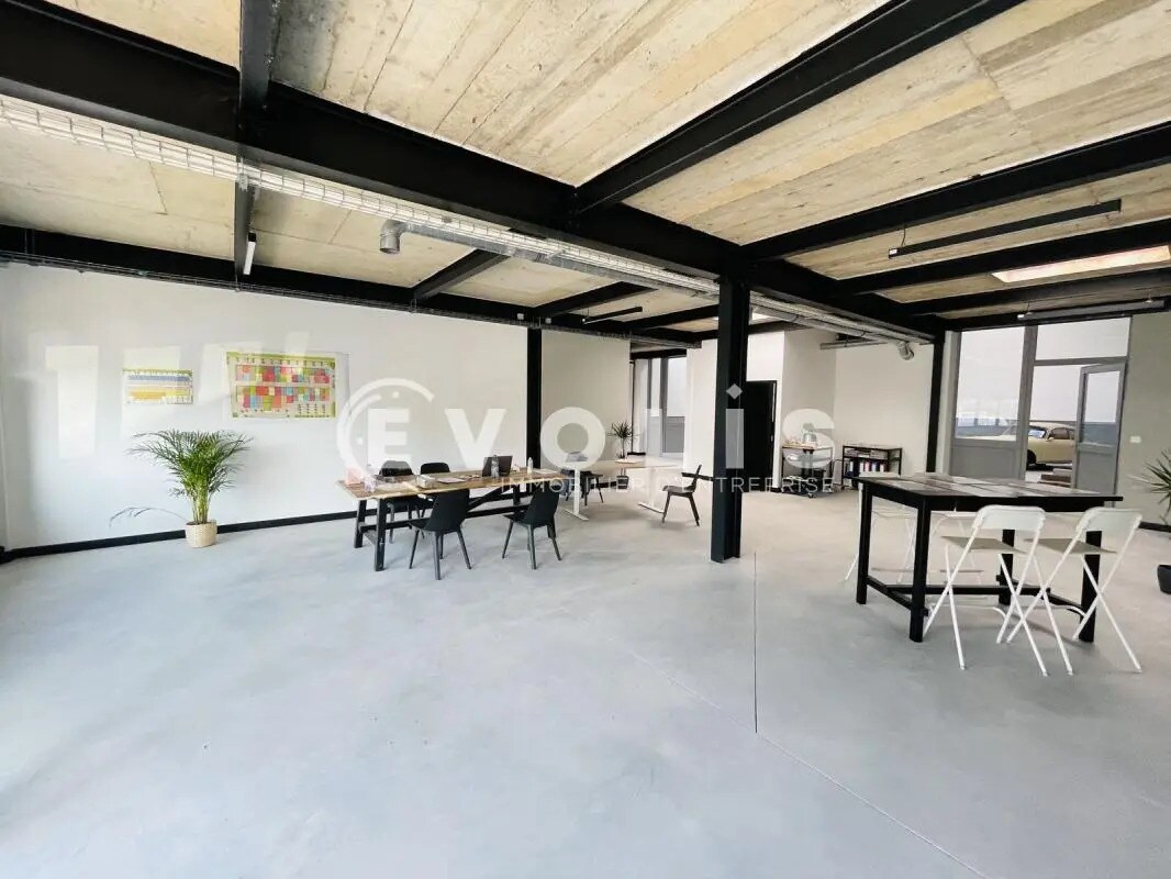 Office in Vaux-le-Pénil for lease Interior Photo- Image 1 of 3