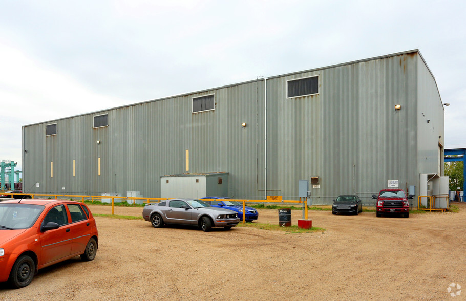 9935 75th Ave NW, Edmonton, AB for lease - Building Photo - Image 3 of 13