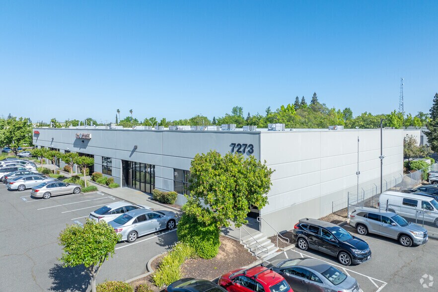 7273 14th Ave, Sacramento, CA à louer - Photo du bâtiment - Image 2 de 8