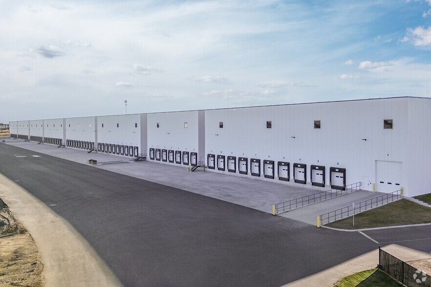 3815 8 St, Nisku, AB for lease - Building Photo - Image 3 of 6