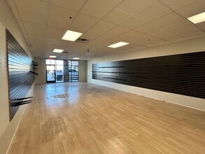 7411-7421 W Lake Mead Blvd, Las Vegas, NV for lease Interior Photo- Image 2 of 9