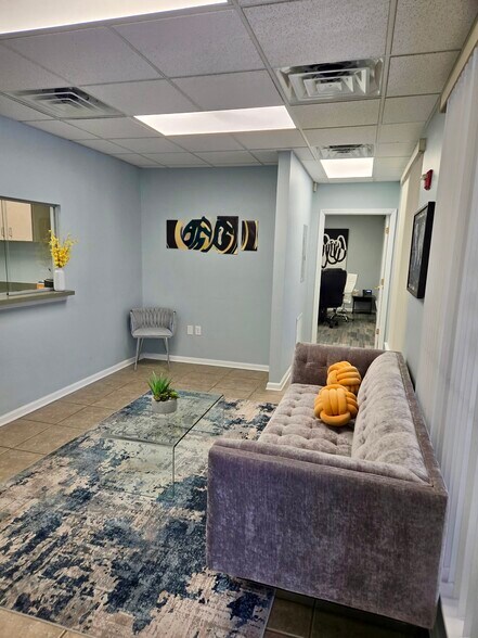 7601 Conroy Windermere Rd, Orlando, FL à louer - Photo intérieure - Image 2 de 7