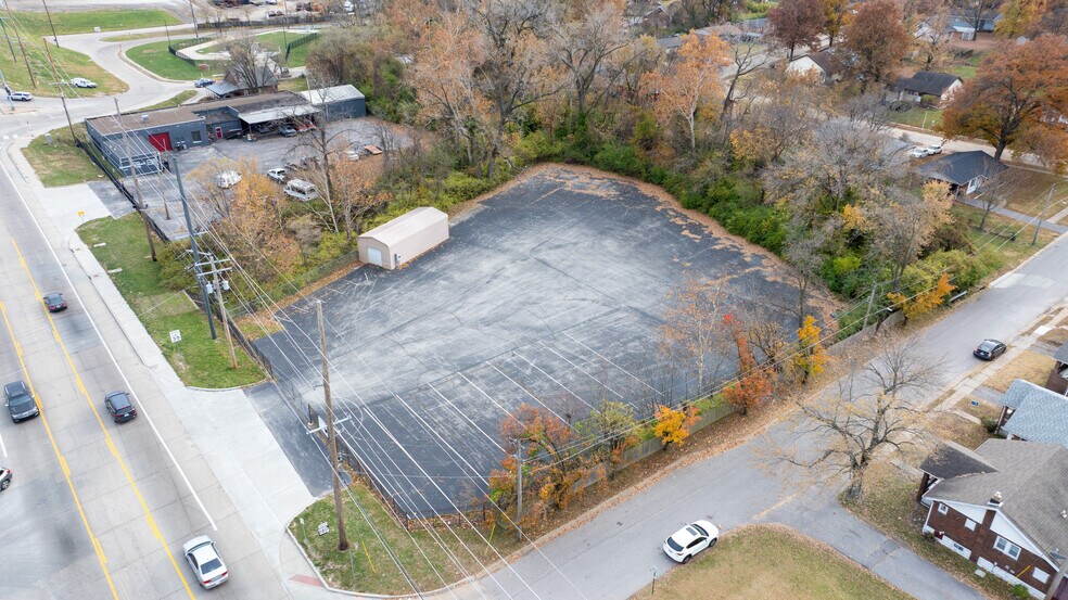 7014 Saint Charles Rock Rd, Saint Louis, MO à vendre - Photo du bâtiment - Image 2 de 22