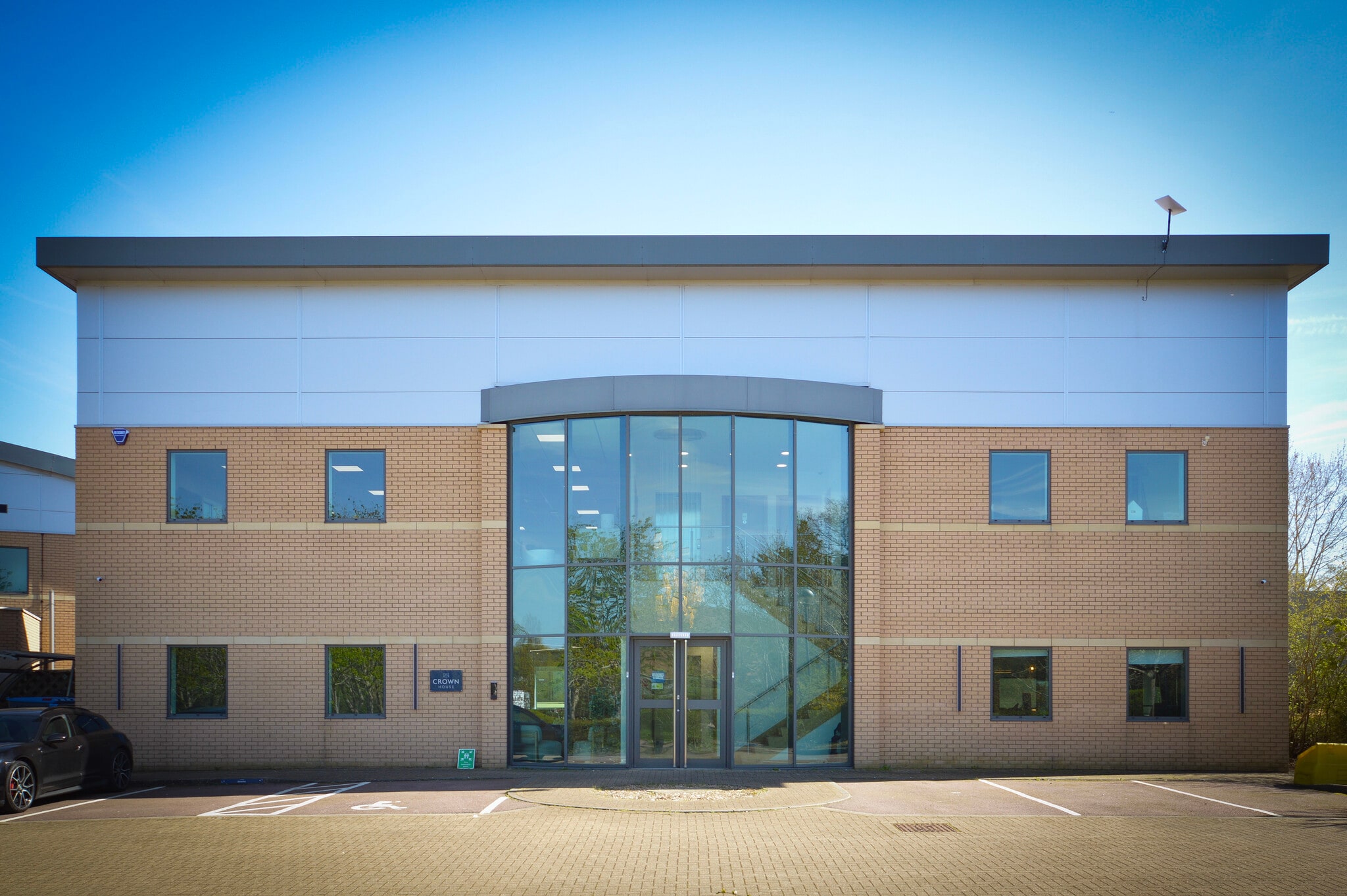 14 Davy Ave, Milton Keynes for lease Primary Photo- Image 1 of 13