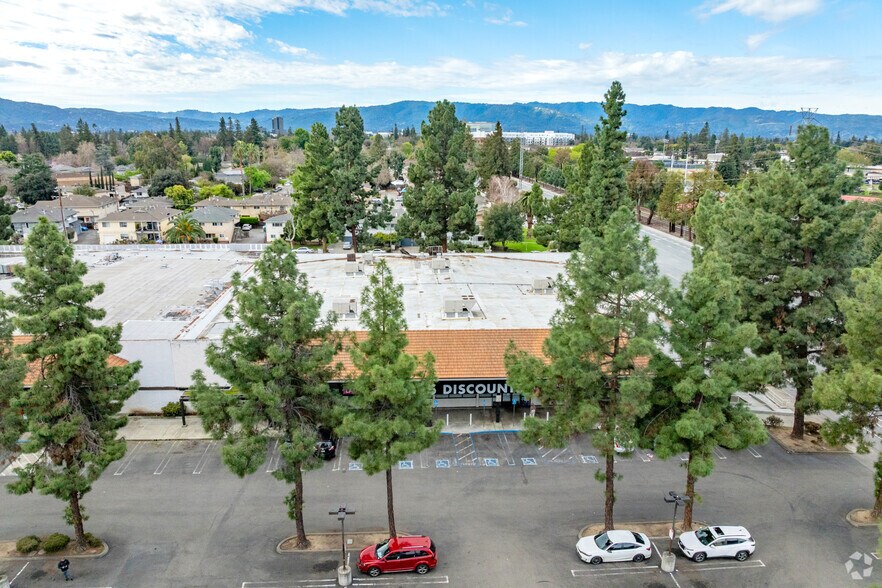 1792 Southwest Expy, San Jose, CA à vendre - Aérien - Image 3 de 3