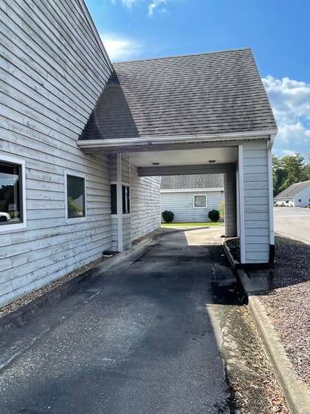 1141 N Road St, Elizabeth City, NC for lease - Building Photo - Image 2 of 18