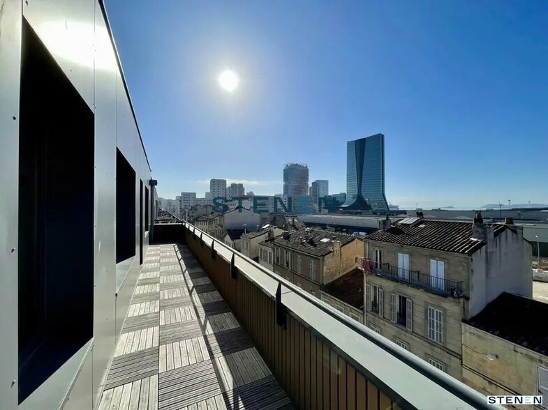 Office in Marseille for lease - Building Photo - Image 3 of 5
