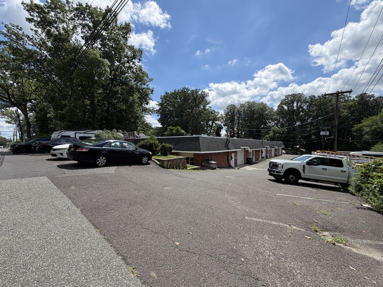 521 Irish Hill Rd, Runnemede, NJ for sale - Building Photo - Image 3 of 17