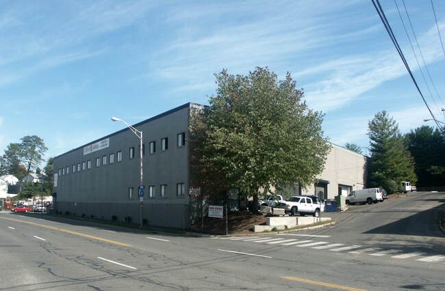 Plus de détails pour 1 Testa Pl, Norwalk, CT - Industriel à louer