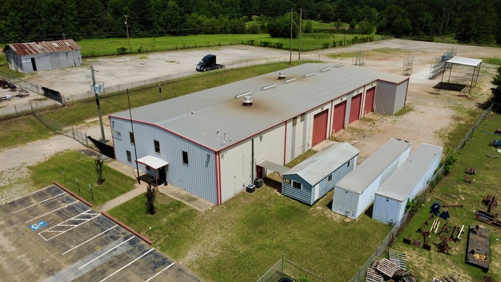 2103 E SH 31, Kilgore, TX for lease - Building Photo - Image 2 of 18
