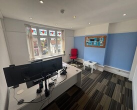 89 High St, Caterham for lease Interior Photo- Image 2 of 6