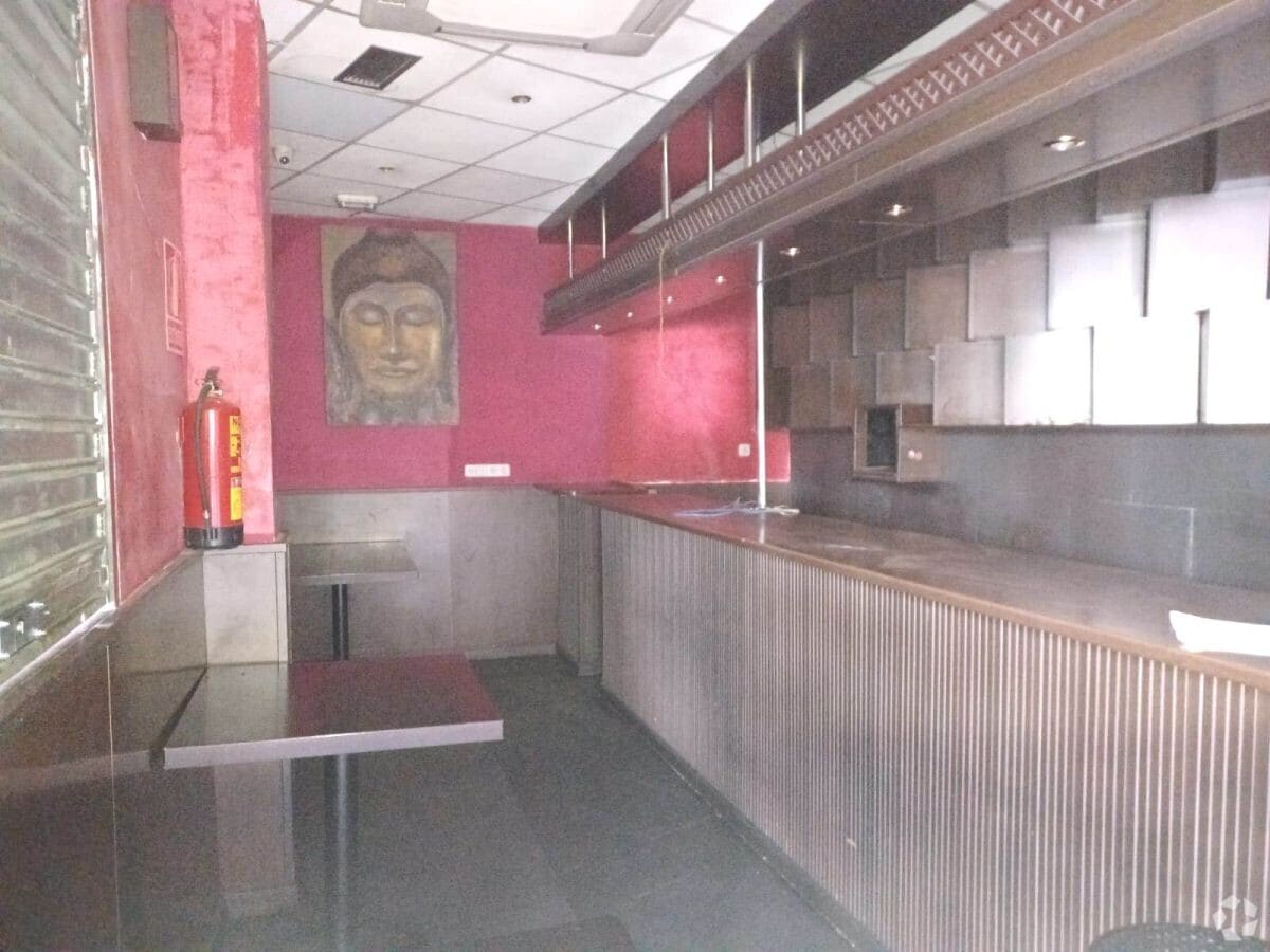 Madrid, MAD 28038 - Unit Puerta C - - Interior Photo - Image 1 of 6