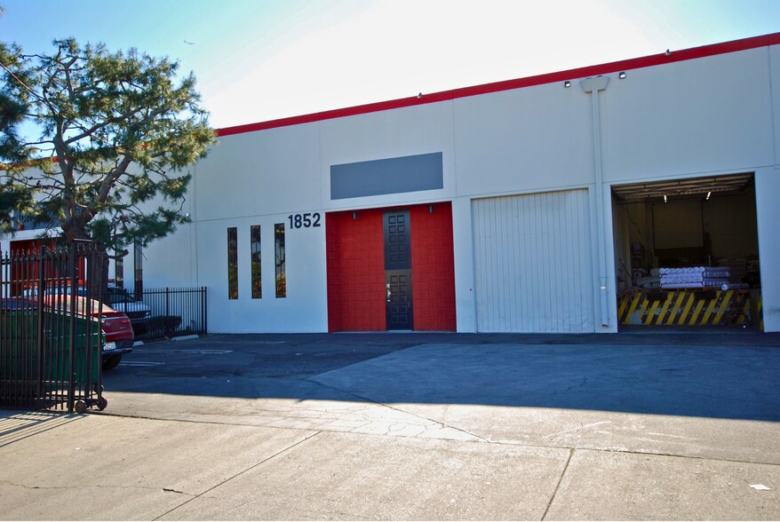 4605-4631 S Alameda St, Los Angeles, CA à louer - Photo du bâtiment - Image 2 de 17