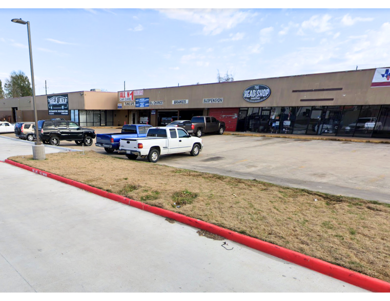 11950 Perry Rd, Houston, TX à louer - Photo du bâtiment - Image 2 de 6