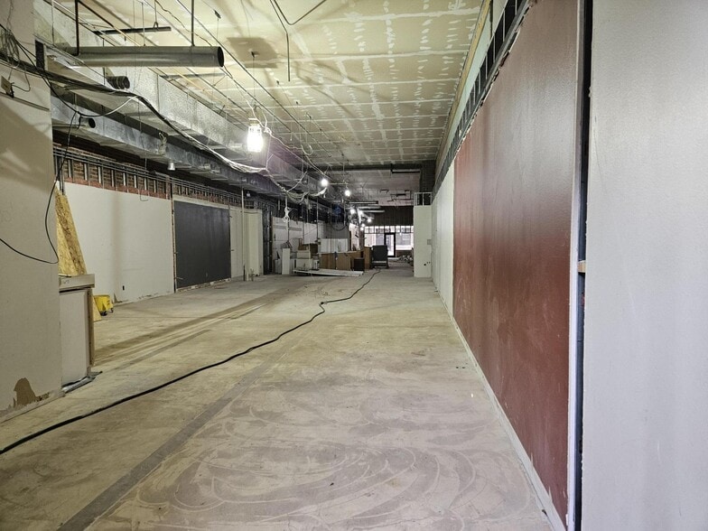 309 S Main St, Aberdeen, SD à louer - Photo intérieure - Image 3 de 4