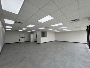 2610 TX-35 Loop, Alvin, TX for lease Interior Photo- Image 2 of 2