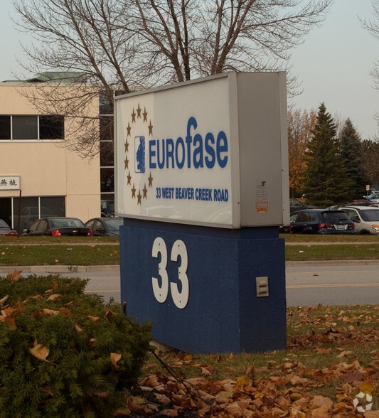 33 W Beaver Creek Rd, Richmond Hill, ON à louer - Photo du bâtiment - Image 3 de 3