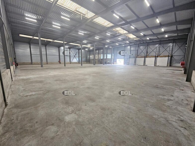 Industrial in Vitry-sur-Seine for lease - Building Photo - Image 2 of 17