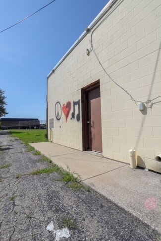 More details for 1348-1390 E Bristol Rd, Burton, MI - Retail for Lease