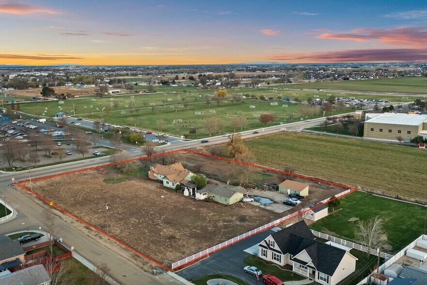 3514 S Indiana Ave, Caldwell, ID à vendre - Photo du bâtiment - Image 2 de 5