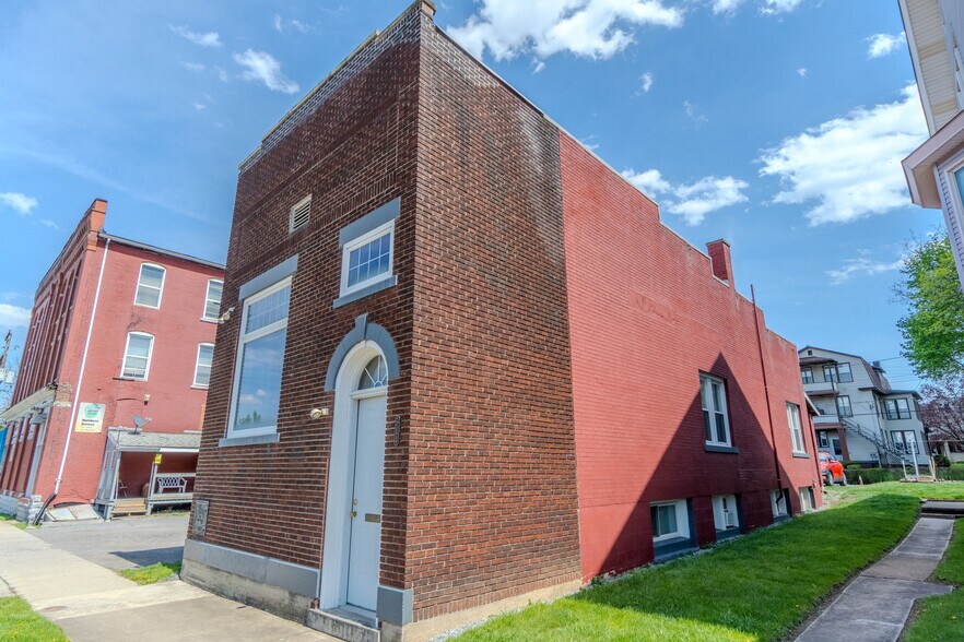 514 Coleman Ave, Johnstown, PA à vendre - Photo du bâtiment - Image 2 de 45