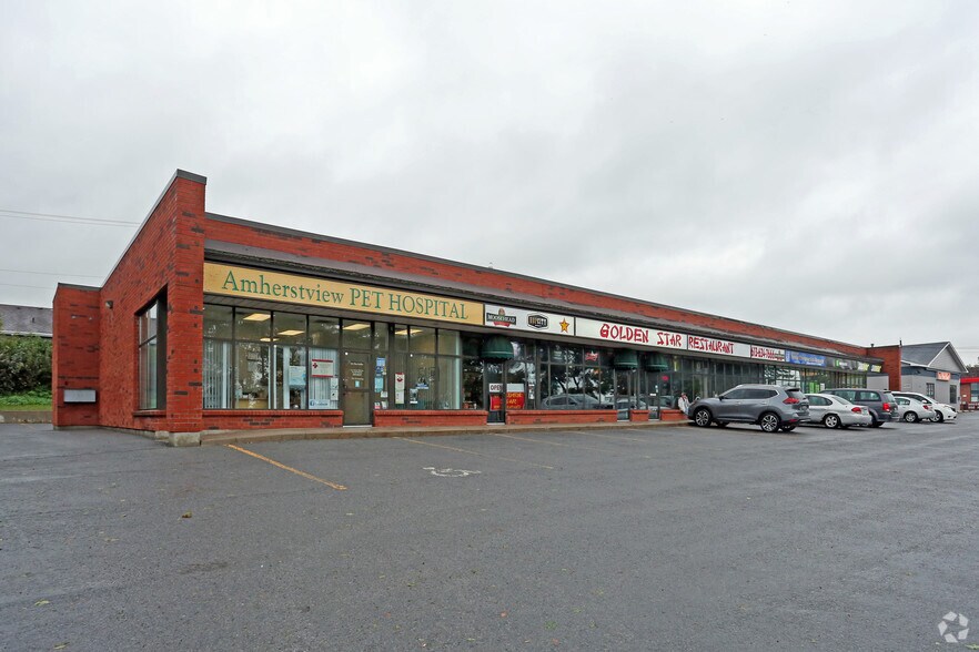 4507 Bath Rd, Loyalist, ON à vendre - Photo du bâtiment - Image 2 de 3