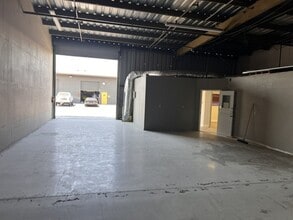 1400 Carpenter Ln, Modesto, CA for lease Interior Photo- Image 2 of 12