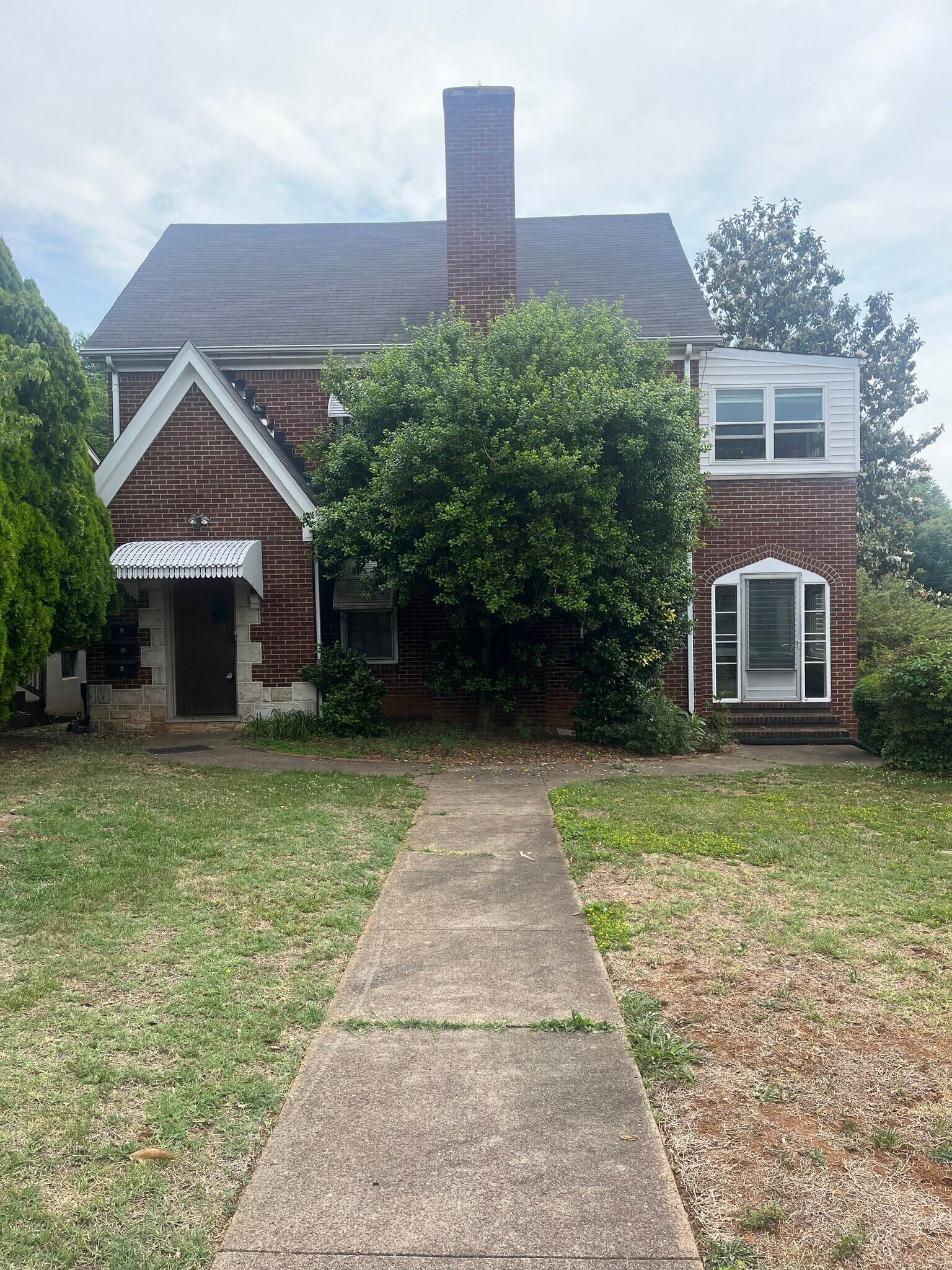1836 Wakefield Rd SW, Roanoke, VA à vendre Photo du bâtiment- Image 1 de 19