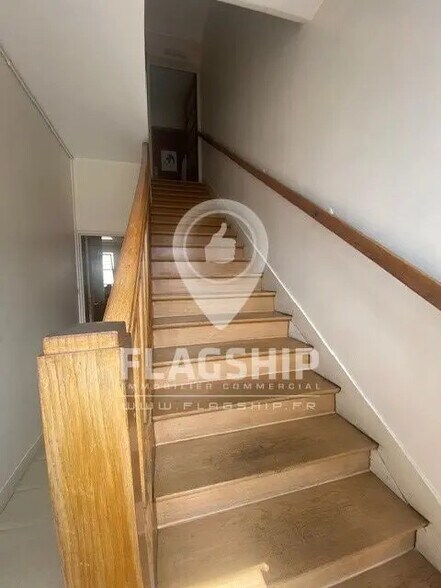 Bureau dans Mareuil-lès-Meaux à louer - Photo du bâtiment - Image 3 de 10