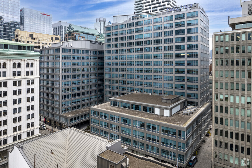 30 Adelaide St E, Toronto, ON for lease - Building Photo - Image 1 of 7