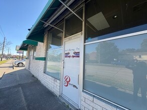 6221-6224 Sewells Point Rd, Norfolk, VA for lease Building Photo- Image 2 of 7