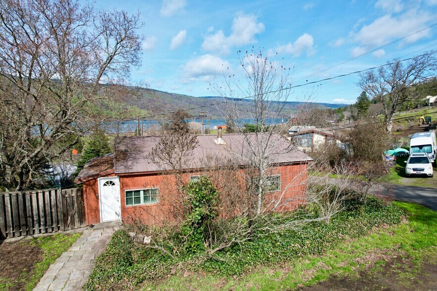 102 Idaho St, Mosier, OR à vendre - Photo du bâtiment - Image 3 de 11