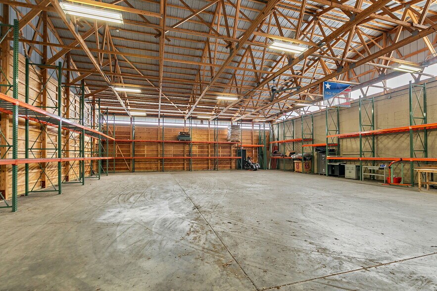 303 Elgin Ave, Elgin, IL à vendre - Photo du bâtiment - Image 2 de 40