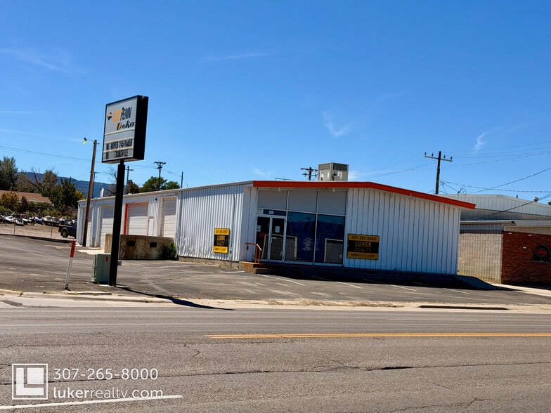 1833 E Yellowstone Hwy, Casper, WY for sale - Building Photo - Image 2 of 7