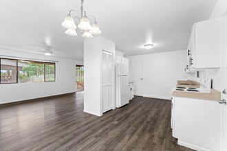 667-B Kam Hwy, Pearl City, HI for lease Interior Photo- Image 2 of 10