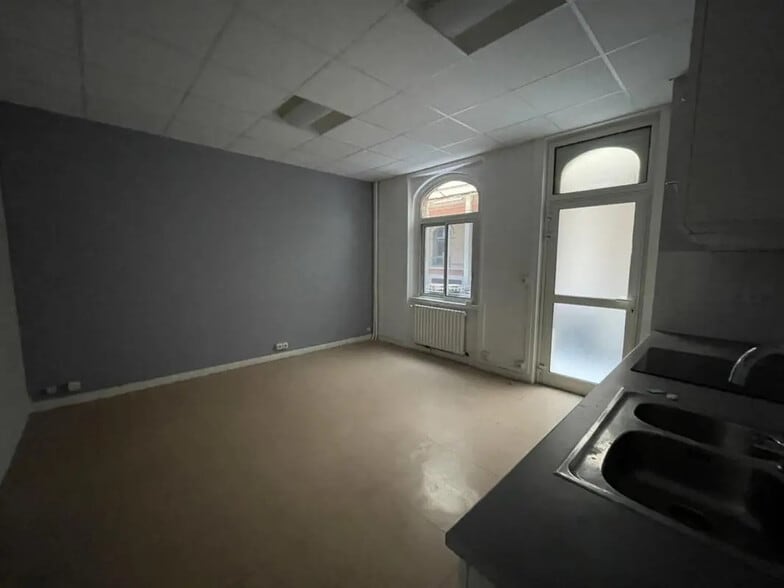 Office in Paris for sale - Building Photo - Image 2 of 5