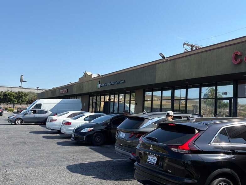 6600-6636 Cherry Ave, Long Beach, CA à louer - Photo du bâtiment - Image 3 de 5