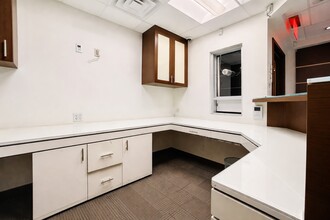 580 Fifth Ave, New York, NY for lease Interior Photo- Image 2 of 6