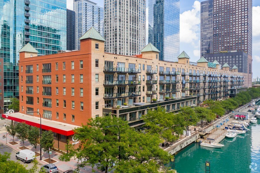 401-465 E Illinois St, Chicago, IL à louer - Photo du bâtiment - Image 2 de 58