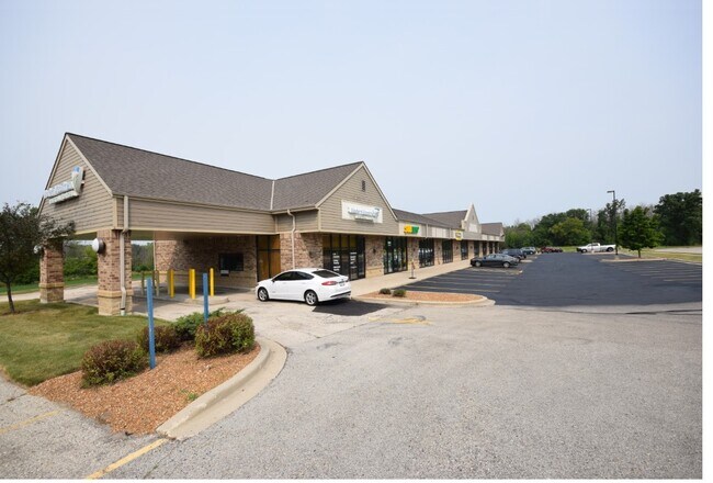 Plus de détails pour 751 Church St, Allenton, WI - Bureau/Commerce de détail à louer