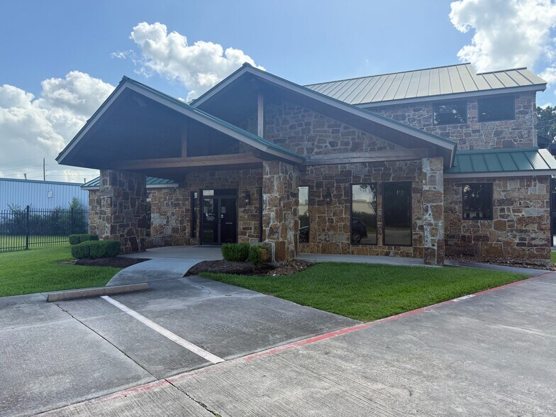 25019 Oakhurst Dr, Spring, TX for lease - Building Photo - Image 2 of 7