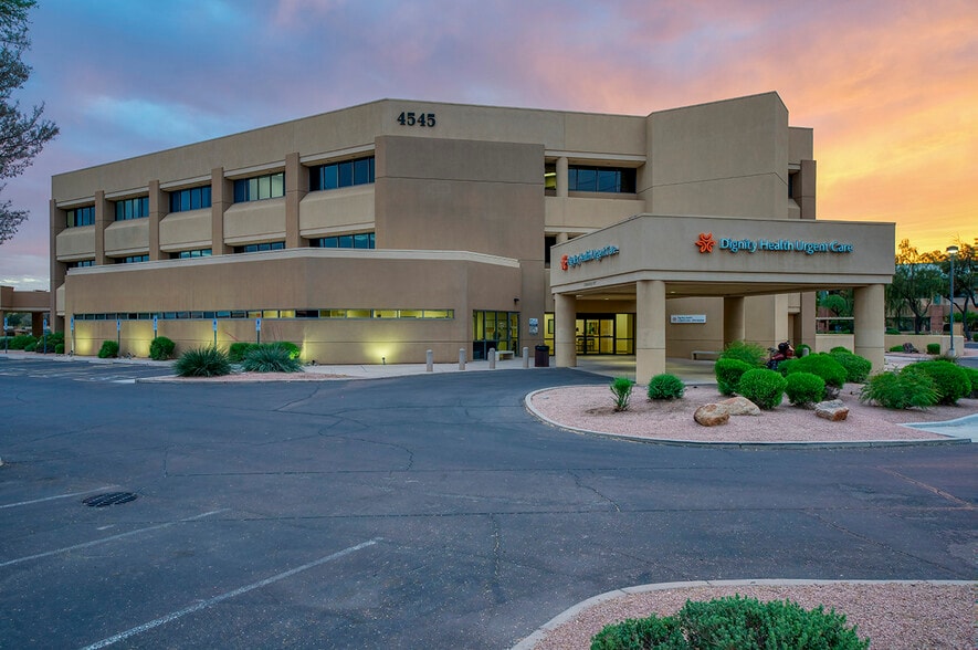 4545 E Chandler Blvd, Phoenix, AZ for lease - Primary Photo - Image 1 of 21
