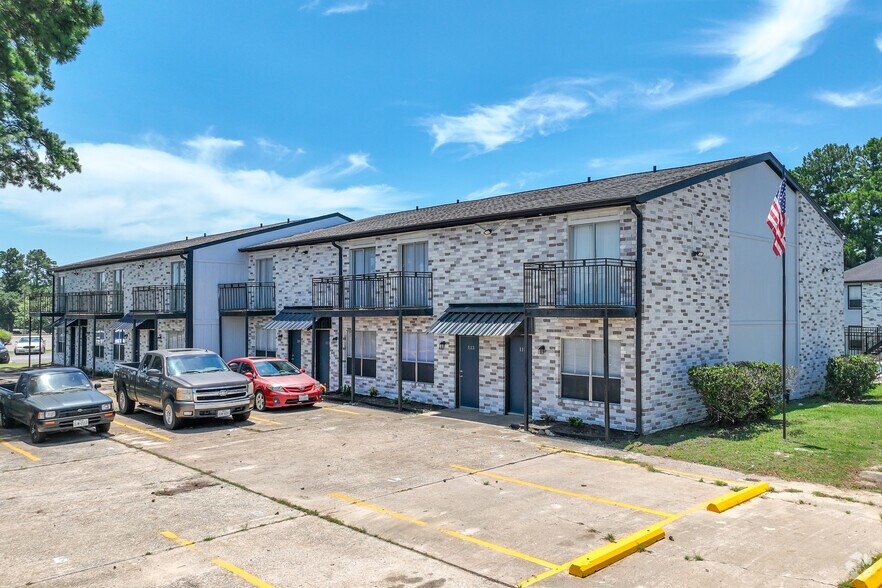 300 S John Redditt Dr, Lufkin, TX à vendre - Photo du bâtiment - Image 2 de 20
