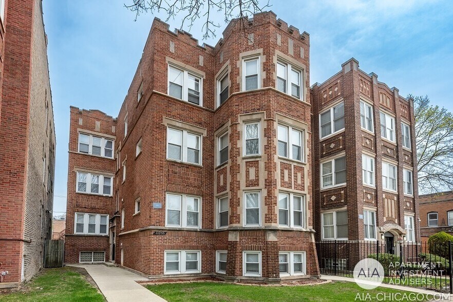 11201 S King Dr, Chicago, IL à vendre - Photo du bâtiment - Image 3 de 5