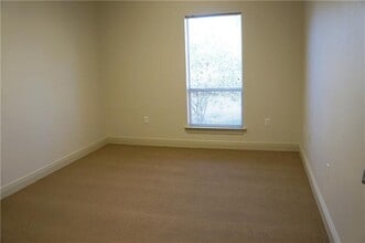 801 Asbury Dr, Mandeville, LA for lease Interior Photo- Image 2 of 8