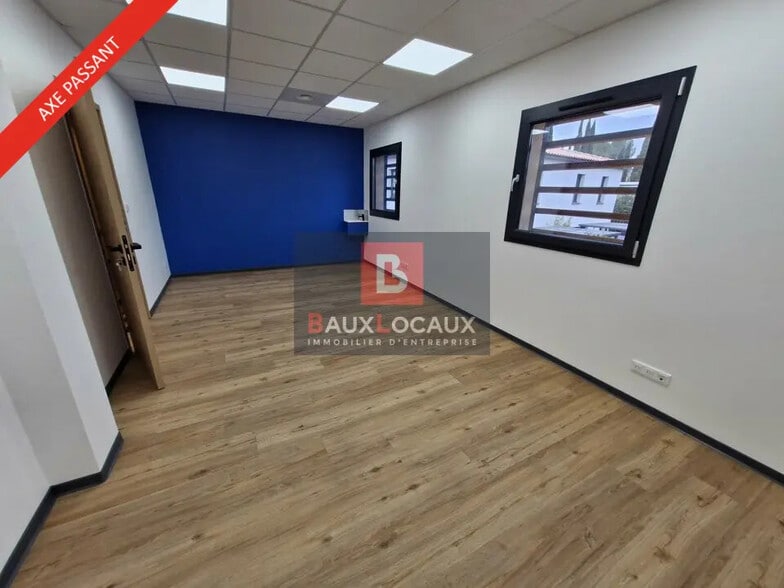 Office in Éguilles for lease - Interior Photo - Image 2 of 11