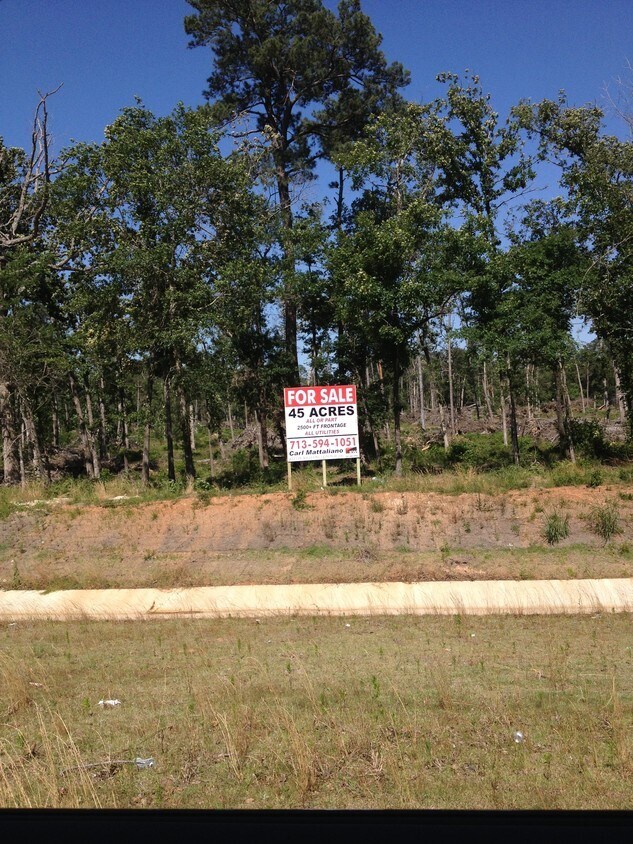 I-45 N Fwy, Conroe, TX à vendre Photo du bâtiment- Image 1 de 4