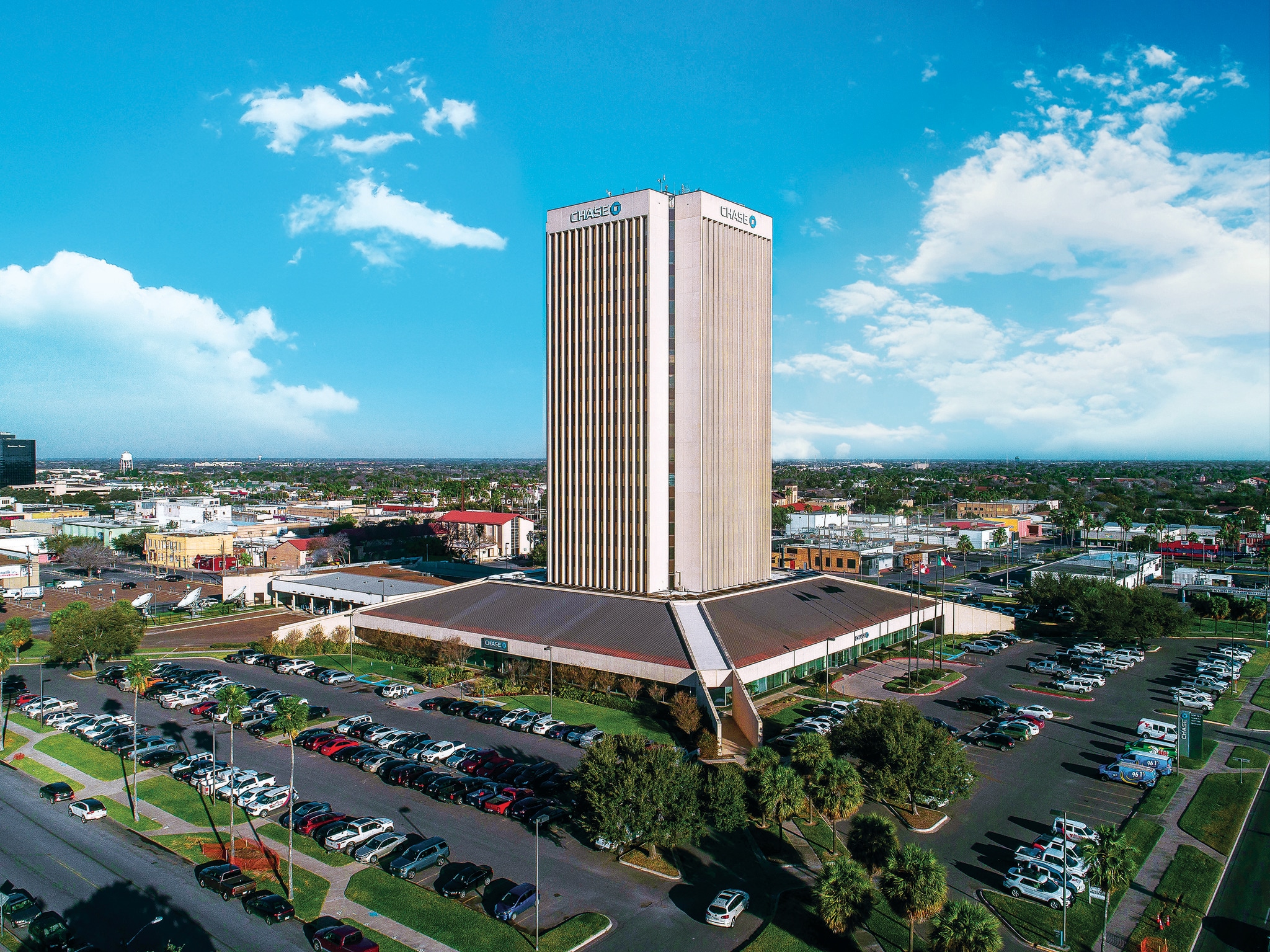 200 S 10th St, McAllen, TX for lease Primary Photo- Image 1 of 23